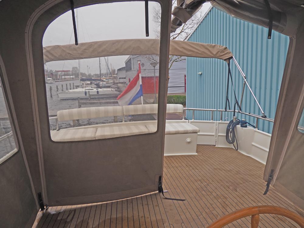  Deck equipment